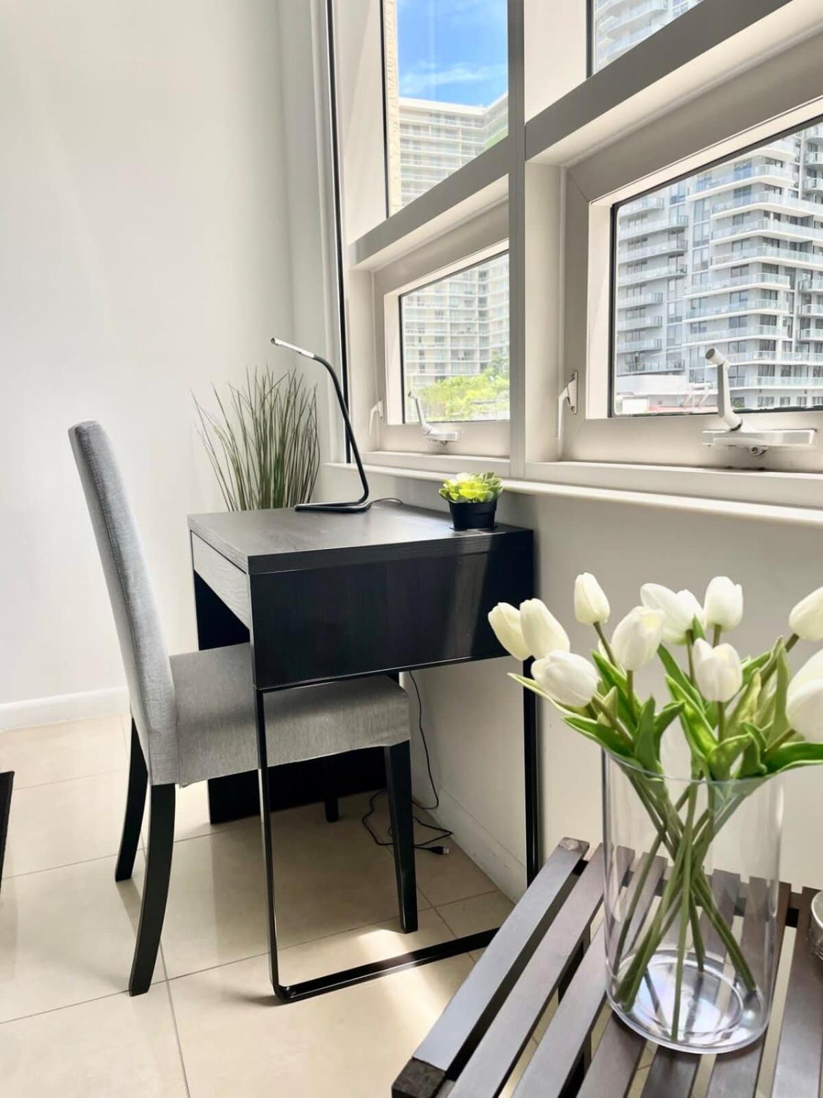 City Condo In Midtown Wynwood With Pool And Parking Miami Buitenkant foto