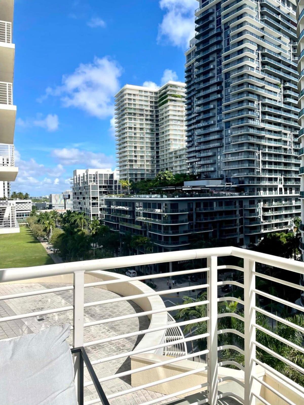 City Condo In Midtown Wynwood With Pool And Parking Miami Buitenkant foto